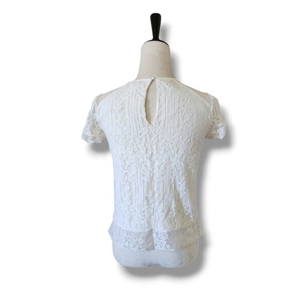 Express Lacey Keyhole Back Short Sleeved Blouse - Picture 4 of 4